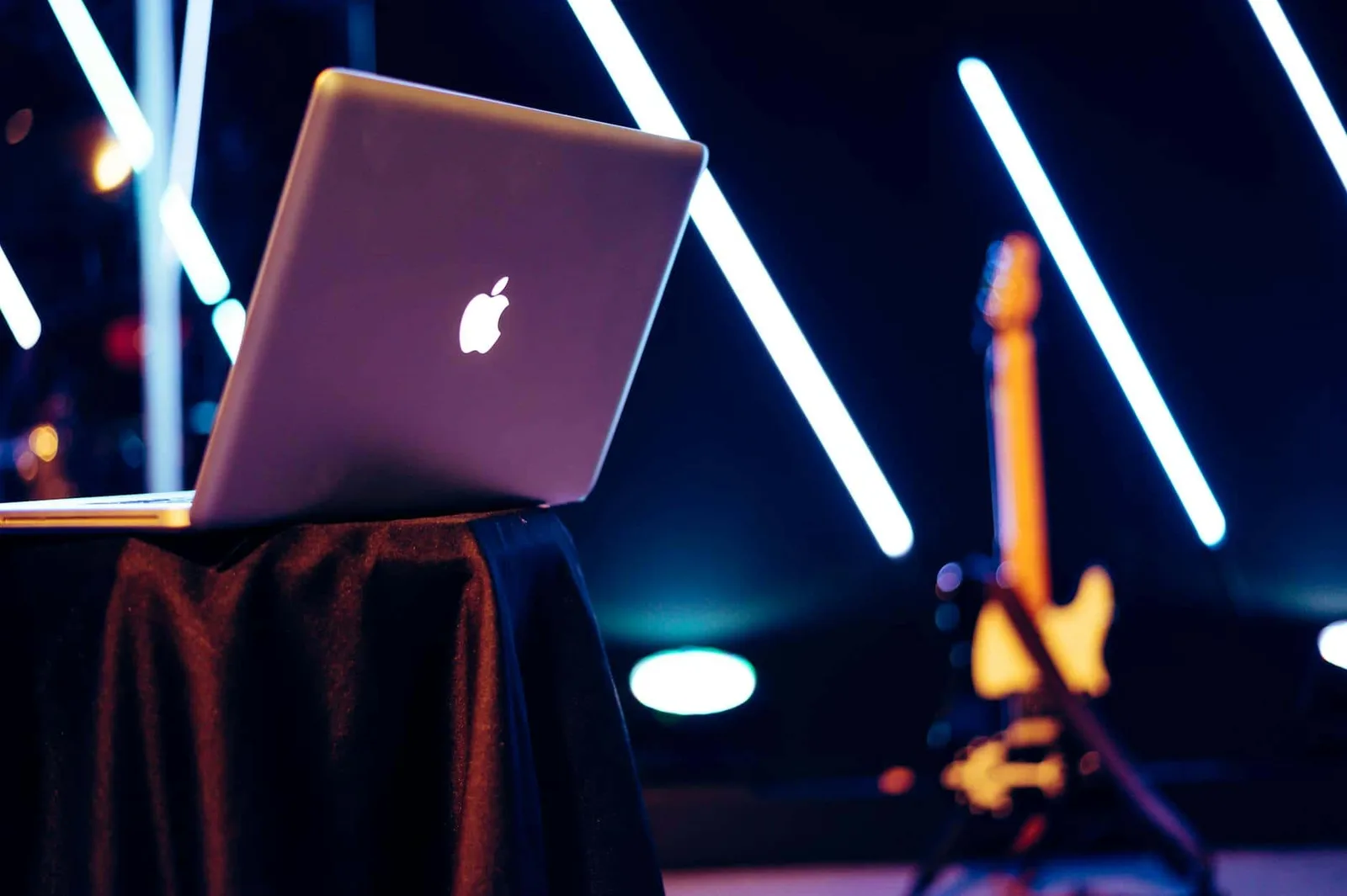 Best Daws for Music Production in 2024: Top Digital Audio Workstations