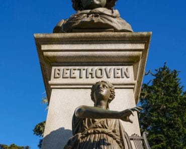 Ludwig van Beethoven: Biography & Symphony Insights